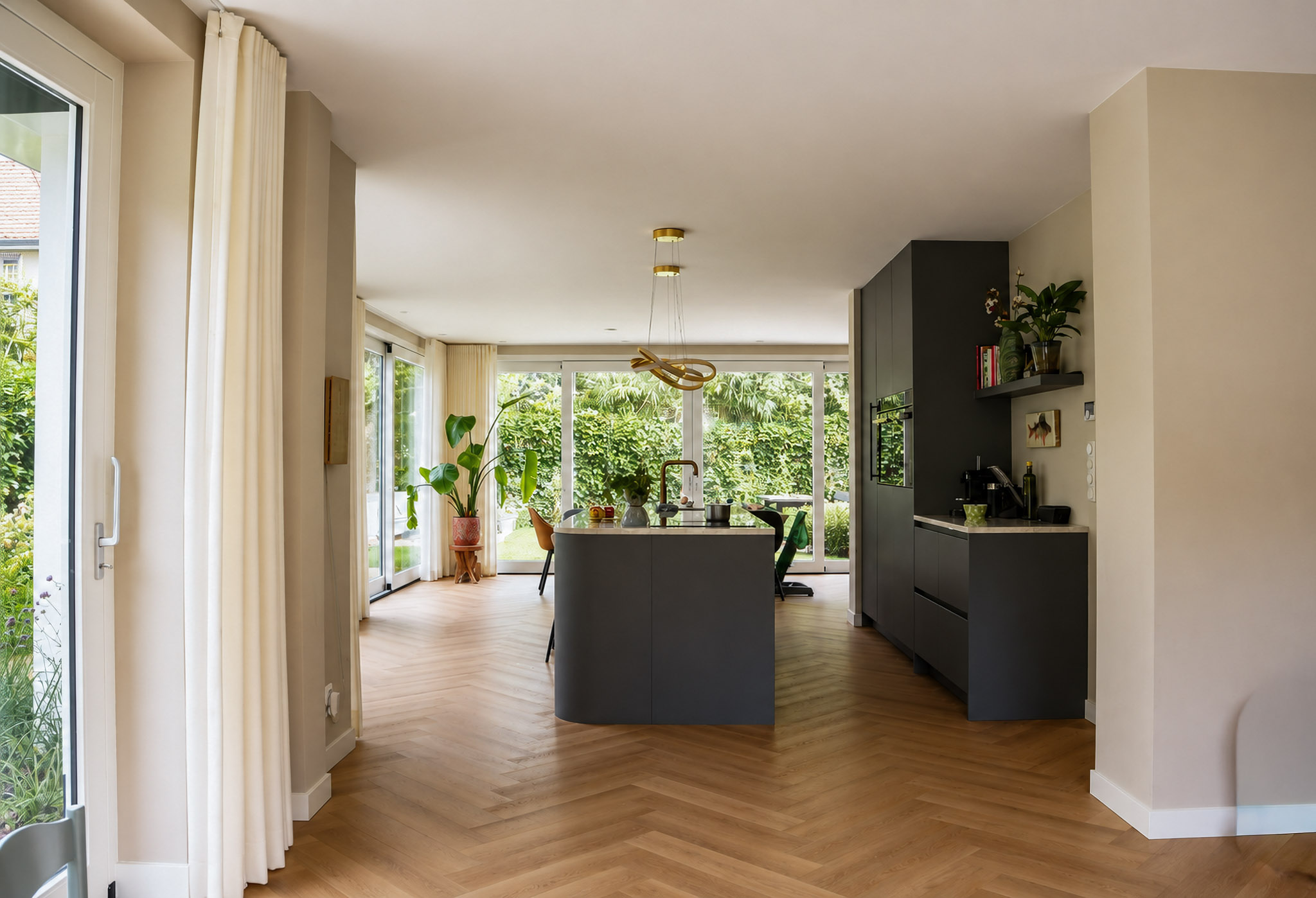 Renovatie en uitbreiding van een jaren 60-woning in Hilversum