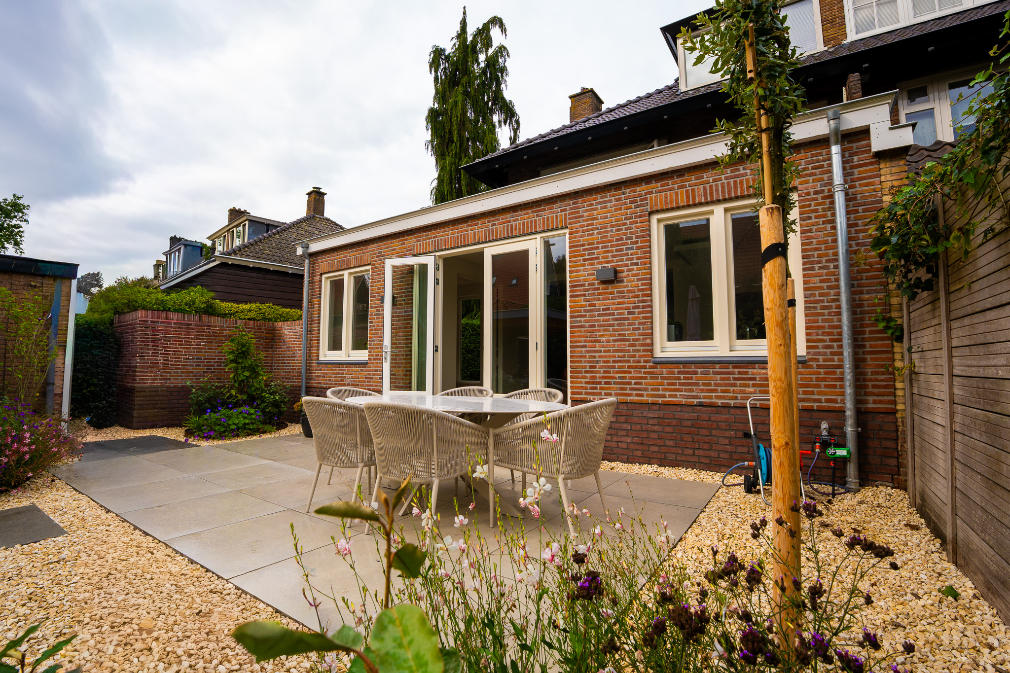 Uitbouw van een 2-onder-1-kapwoning in Baarn